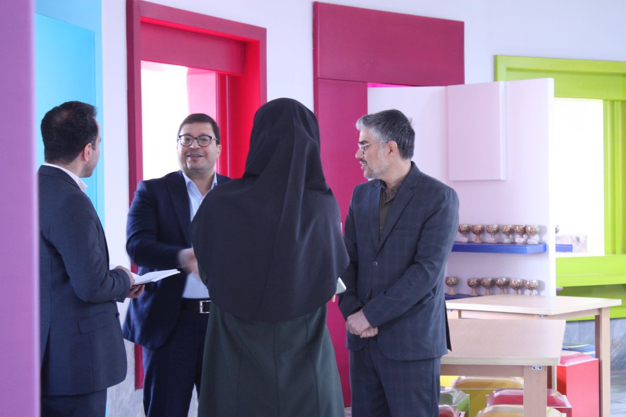 بازدید مدیر مرکز نوآوری و شتاب‌دهنده معاونت علمی ریاست جمهوری از گروه توسعه فناوری سلامت دانشگاه علوم پزشکی گناباد